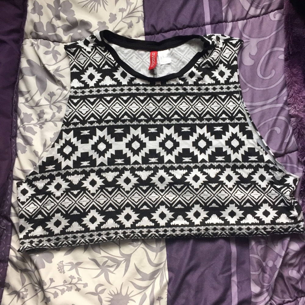 Aztec black/white crop top